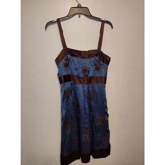 BCBGMaxazria Silk Y2K Vintage Embroidered Empire Waist Babydoll Dress Size 8 - Picture 1 of 3